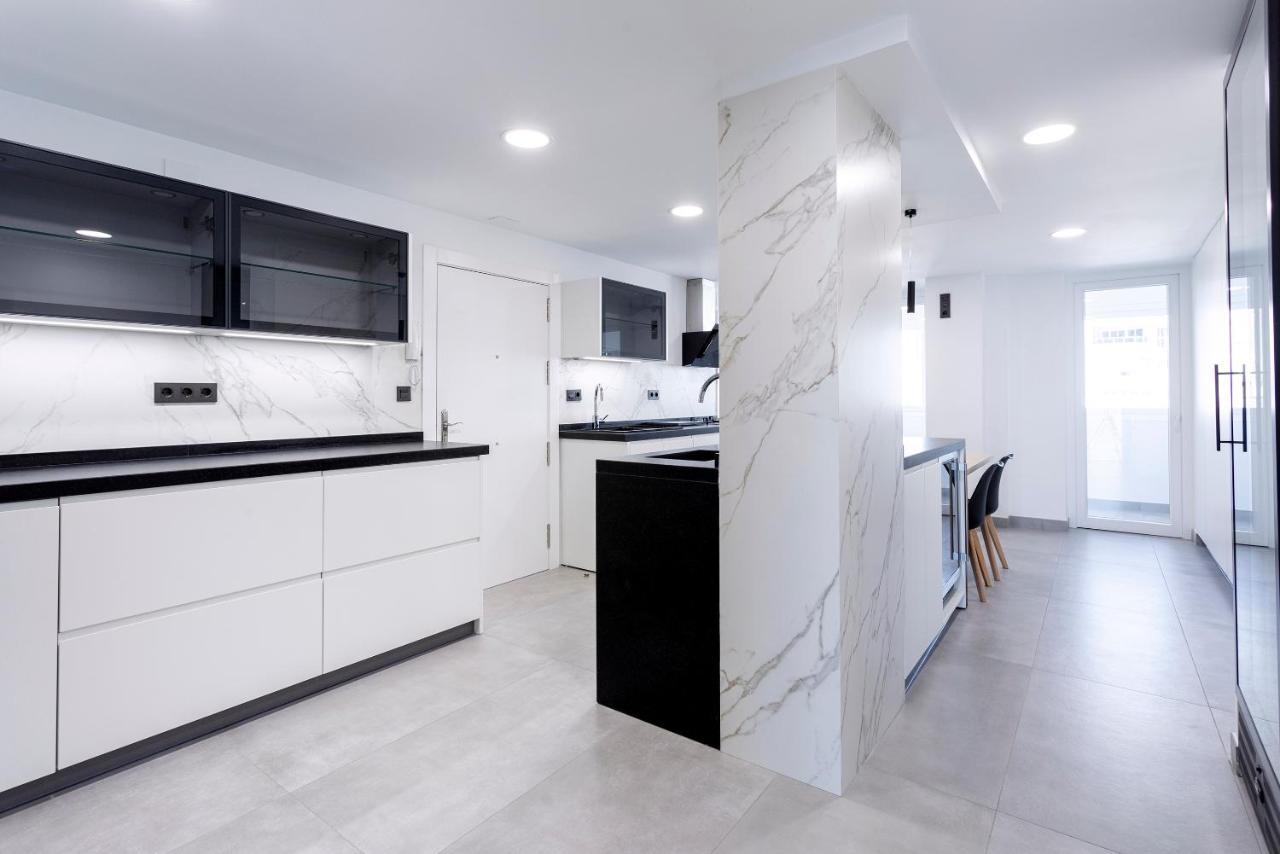 Malagueta Luz By Renthas Apartment Malaga Exterior photo