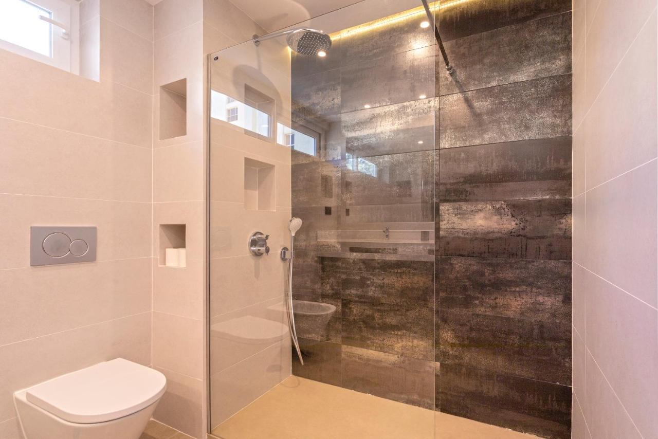 Malagueta Luz By Renthas Apartment Malaga Exterior photo